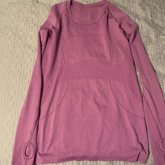 Lululemon top - Picture 1 of 1